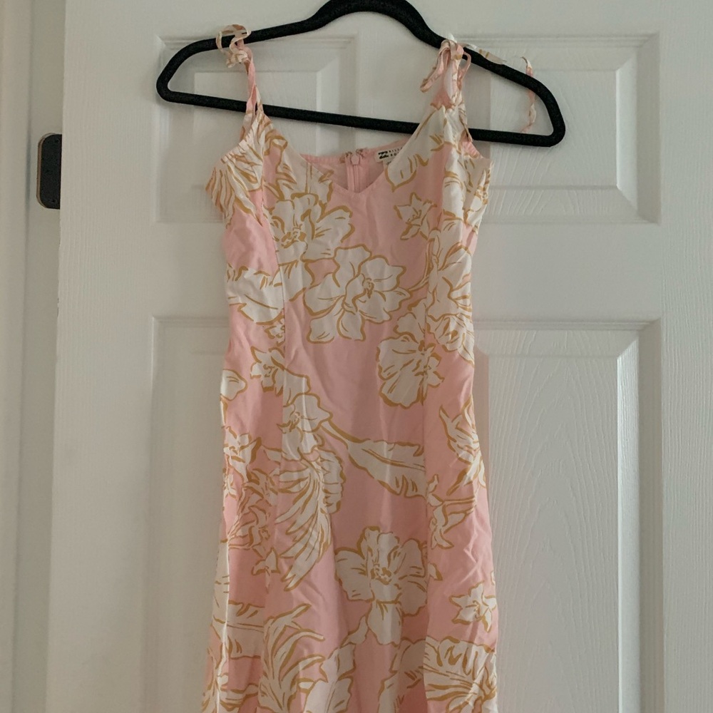 Billabong Pink and Cream Patterned Dress